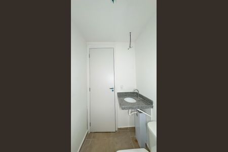 Banheiro de kitnet/studio para alugar com 1 quarto, 24m² em Vila Congonhas, São Paulo