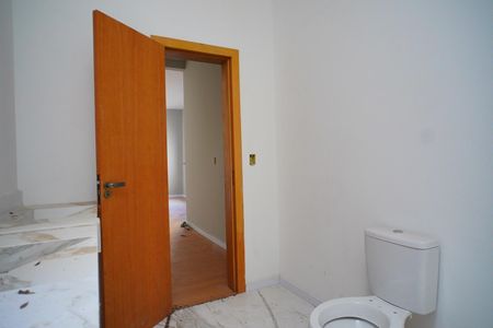 Banheiro da suíte 1 de casa para alugar com 3 quartos, 180m² em Ipanema, Porto Alegre