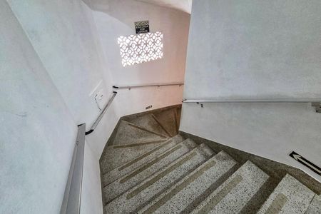 Escada de apartamento para alugar com 2 quartos, 79m² em Boqueirão, Praia Grande