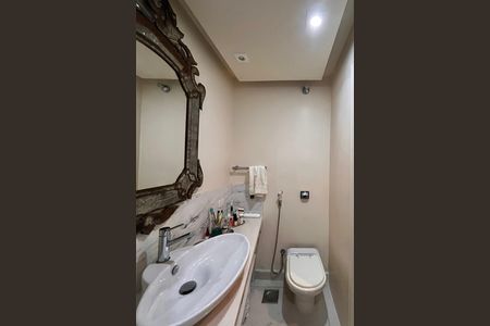 Lavabo de apartamento à venda com 3 quartos, 121m² em Leblon, Rio de Janeiro