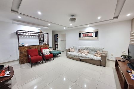Apartamento para alugar com 3 quartos, 362m² em Parque Paulista, Duque de Caxias