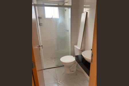 Banheiro de apartamento para alugar com 2 quartos, 43m² em Villa Garden, Campinas