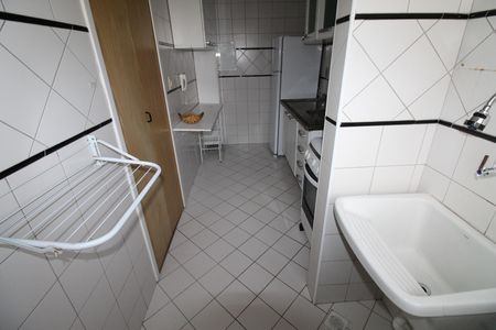 Área de Serviço de apartamento para alugar com 2 quartos, 65m² em Jardim das Colinas, São José dos Campos