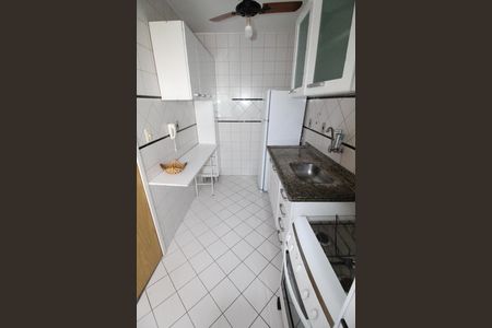 Cozinha de apartamento para alugar com 2 quartos, 65m² em Jardim das Colinas, São José dos Campos