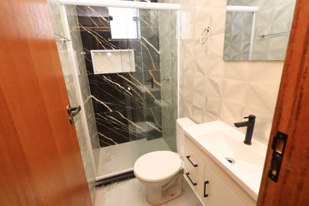 Banheiro de apartamento para alugar com 1 quarto, 27m² em Piatã, Salvador