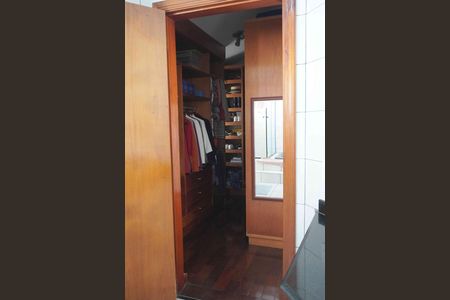 Casa de condomínio para alugar com 333m², 4 quartos e 4 vagas