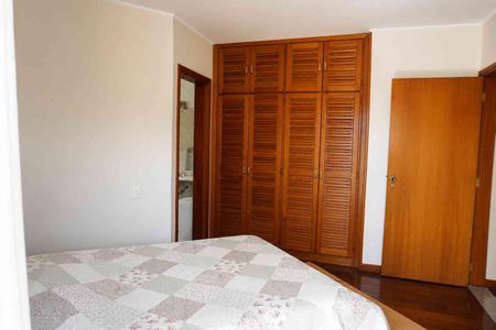 Casa de condomínio para alugar com 333m², 4 quartos e 4 vagas