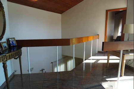 Casa de condomínio para alugar com 333m², 4 quartos e 4 vagas