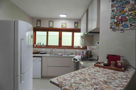 Casa de condomínio para alugar com 333m², 4 quartos e 4 vagas