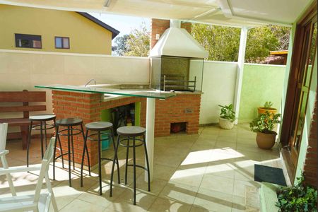 Casa de Condomínio à venda com 4 quartos, 333m² em Morada dos Pinheiros (aldeia da Serra), Barueri