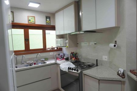 Casa de condomínio para alugar com 333m², 4 quartos e 4 vagas