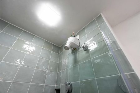 Banheiro de apartamento à venda com 1 quarto, 28m² em Lapa, São Paulo