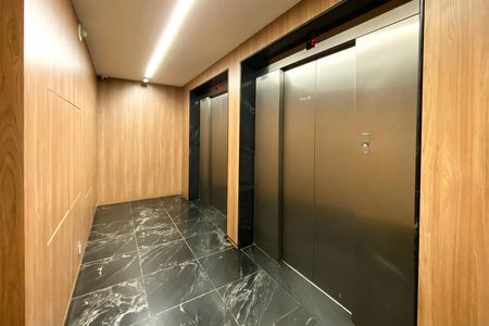 Apartamento à venda com 86m², 3 quartos e 2 vagas Apartamento à venda com 86m², 3 quartos e 2 vagasElevadores