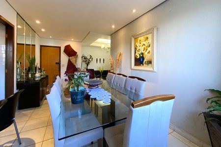 Apartamento à venda com 86m², 3 quartos e 2 vagas Apartamento à venda com 86m², 3 quartos e 2 vagasSala de Jantar