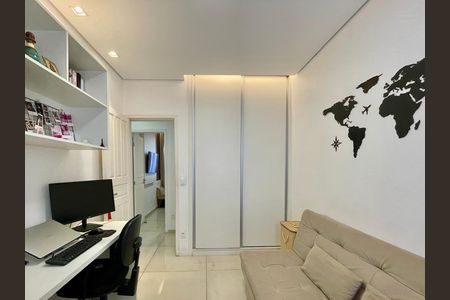 Casa à venda com 2 quartos, 60m² em João Pinheiro, Belo Horizonte