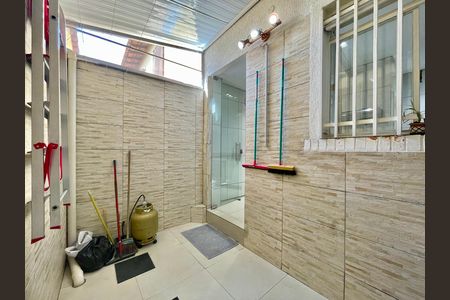 Casa à venda com 2 quartos, 60m² em João Pinheiro, Belo Horizonte