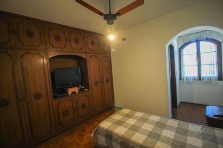 Casa à venda com 2 quartos, 220m² em Vila Bertioga, São Paulo