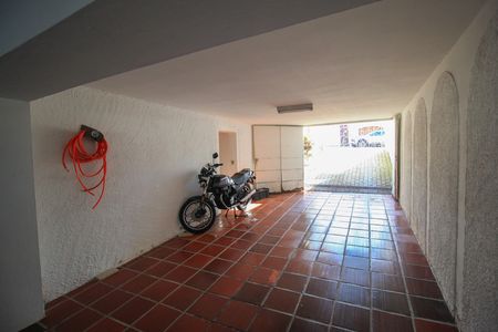Casa à venda com 2 quartos, 220m² em Vila Bertioga, São Paulo