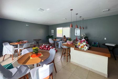 Apartamento para alugar com 49m², 2 quartos e 1 vaga Apartamento para alugar com 49m², 2 quartos e 1 vagaÁrea comum - Salão de festas