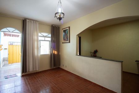Casa à venda com 90m², 3 quartos e 1 vaga Casa à venda com 90m², 3 quartos e 1 vagaSala