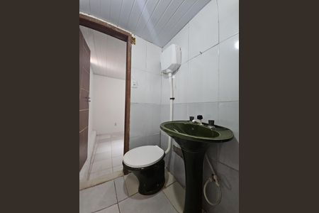 Banheiro da Suíte de casa para alugar com 2 quartos, 65m² em Boca do Rio, Salvador
