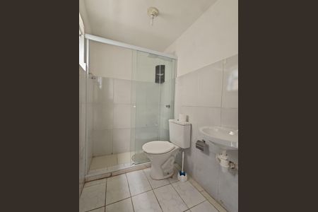 Banheiro de casa para alugar com 2 quartos, 65m² em Boca do Rio, Salvador