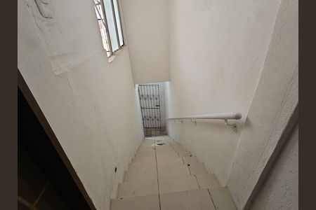 Casa para alugar com 65m², 2 quartos e 1 vagaescada