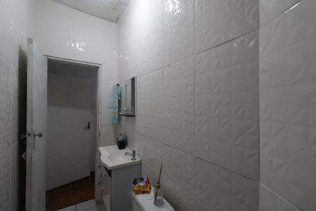 Banheiro de casa para alugar com 3 quartos, 100m² em Vila Guacuri, Diadema