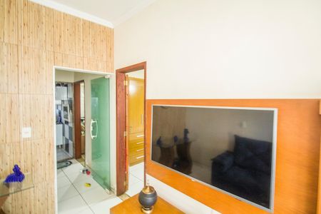 Casa à venda com 94m², 2 quartos e sem vaga Casa à venda com 94m², 2 quartos e sem vagaSala