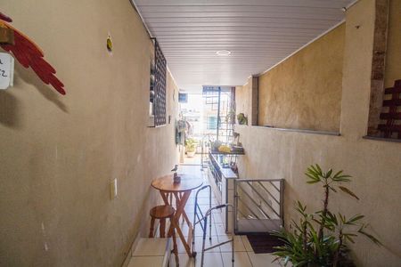 Casa à venda com 94m², 2 quartos e sem vaga Casa à venda com 94m², 2 quartos e sem vagaCozinha e Área de Serviço