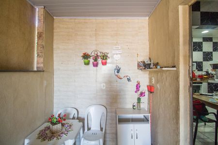 Casa à venda com 94m², 2 quartos e sem vaga Casa à venda com 94m², 2 quartos e sem vagaCozinha e Área de Serviço