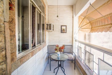 Casa à venda com 94m², 2 quartos e sem vaga Casa à venda com 94m², 2 quartos e sem vagaSala