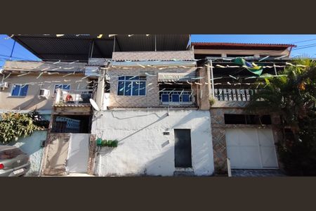 Casa à venda com 94m², 2 quartos e sem vaga Casa à venda com 94m², 2 quartos e sem vagaFachada