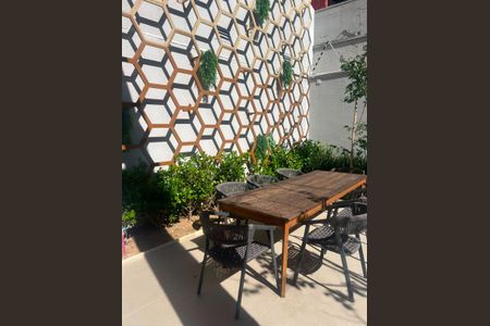 Apartamento para alugar com 30m², 2 quartos e 3 vagas Apartamento para alugar com 30m², 2 quartos e 3 vagasÁrea Externa