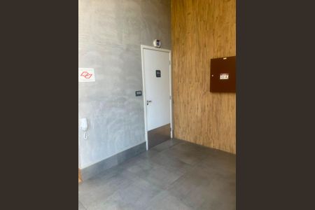 Apartamento para alugar com 30m², 2 quartos e 3 vagas Apartamento para alugar com 30m², 2 quartos e 3 vagasHall de Entrada