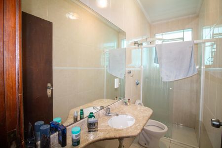 Casa para alugar com 216m², 3 quartos e 4 vagas Casa para alugar com 216m², 3 quartos e 4 vagasBanheiro da Suíte