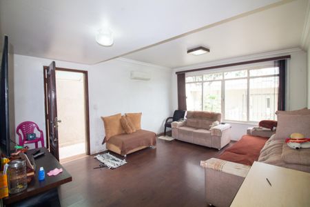 Casa para alugar com 216m², 3 quartos e 4 vagas Casa para alugar com 216m², 3 quartos e 4 vagasSala
