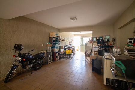 Casa para alugar com 216m², 3 quartos e 4 vagas Casa para alugar com 216m², 3 quartos e 4 vagasGaragem