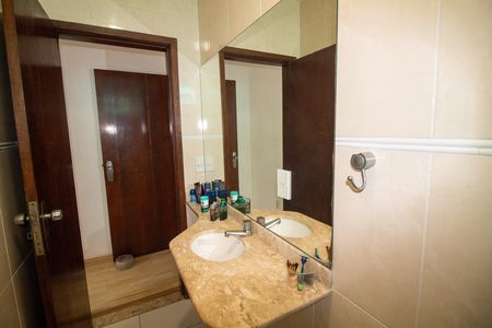 Casa para alugar com 216m², 3 quartos e 4 vagas Casa para alugar com 216m², 3 quartos e 4 vagasBanheiro da Suíte