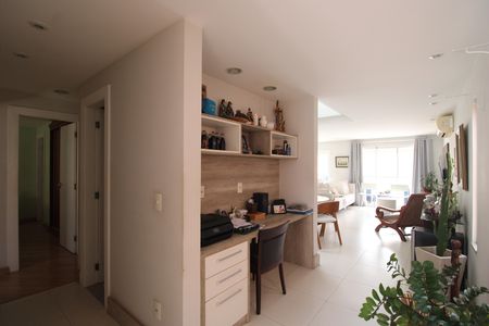 Casa de condomínio à venda com 250m², 3 quartos e 1 vagaSala - Corredor
