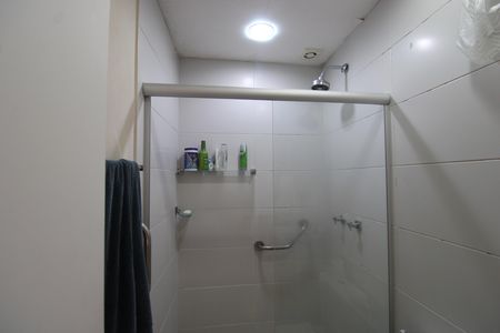 Casa de condomínio à venda com 250m², 3 quartos e 1 vagaBanheiro social