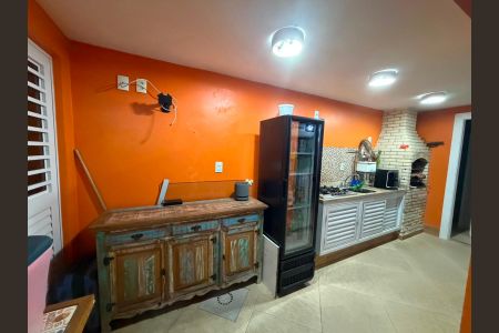 Casa de condomínio à venda com 250m², 3 quartos e 1 vaga Casa de condomínio à venda com 250m², 3 quartos e 1 vagaQuintal - Churrasqueira