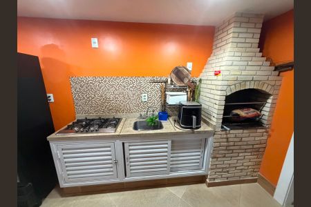 Casa de condomínio à venda com 250m², 3 quartos e 1 vaga Casa de condomínio à venda com 250m², 3 quartos e 1 vagaQuintal - Churrasqueira