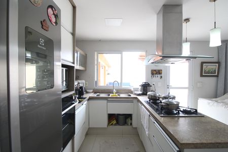 Casa de condomínio à venda com 250m², 3 quartos e 1 vagaCozinha