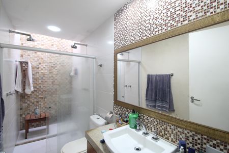 Casa de condomínio à venda com 250m², 3 quartos e 1 vagaBanheiro da suíte