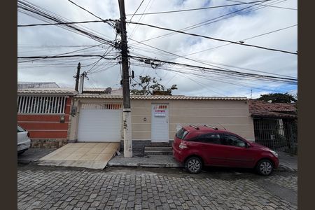 Casa de condomínio à venda com 250m², 3 quartos e 1 vaga Casa de condomínio à venda com 250m², 3 quartos e 1 vagaFachada