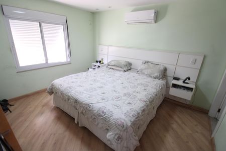 Casa de condomínio à venda com 250m², 3 quartos e 1 vagaSuíte