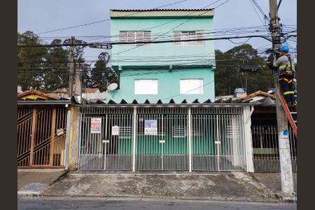 Casa para alugar com 73m², 2 quartos e 1 vaga Casa para alugar com 73m², 2 quartos e 1 vagaFachada