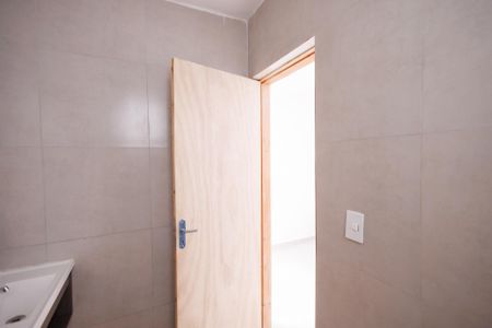 Banheiro de kitnet/studio para alugar com 1 quarto, 17m² em Areão, Taubaté