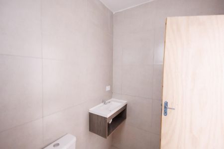 Banheiro de kitnet/studio para alugar com 1 quarto, 17m² em Areão, Taubaté